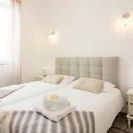 Casa Ella